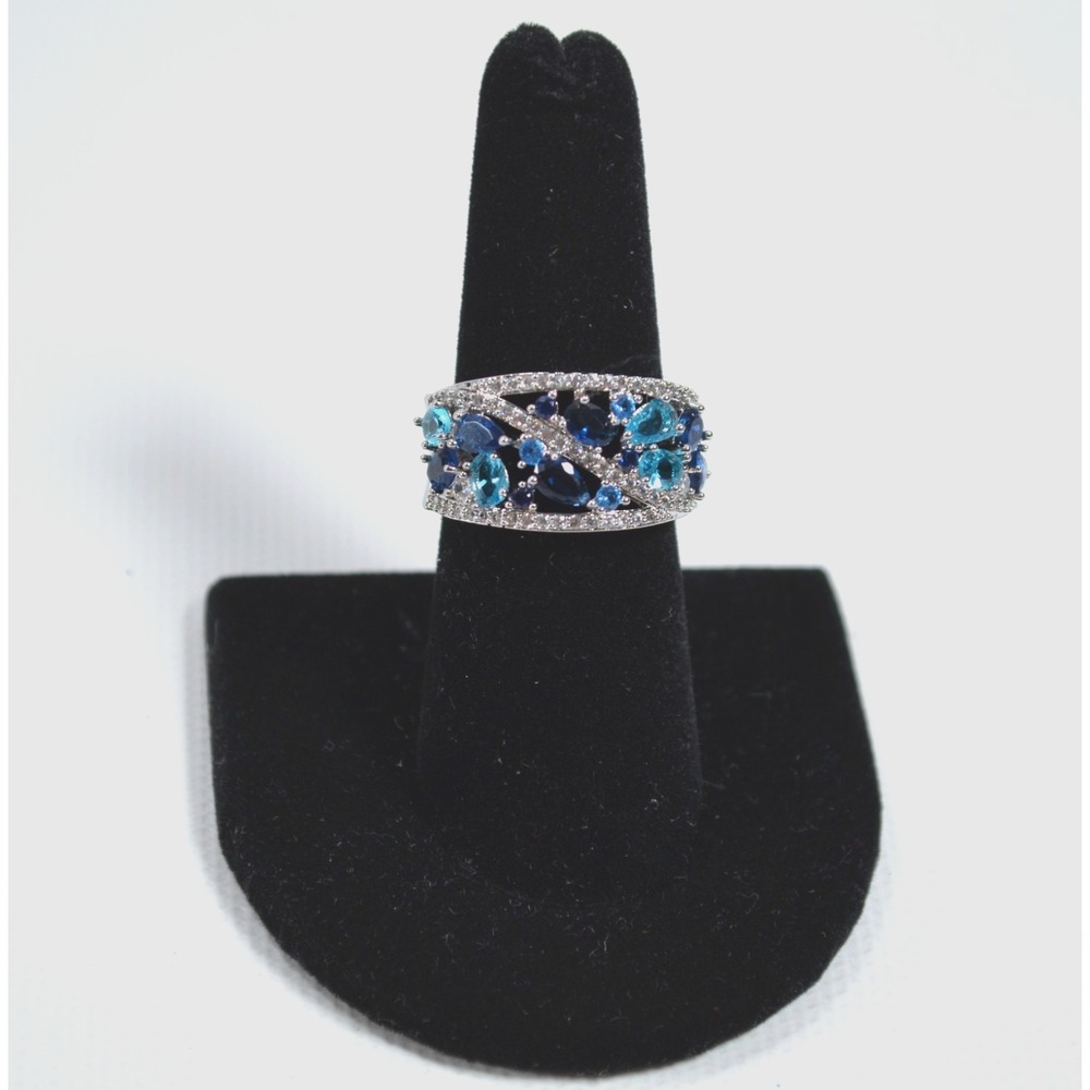 Silver Toned Ring w/ Dark & Light Blue Stones Cut Out Design Size 6.75 Beautiful - Picture 2 of 10